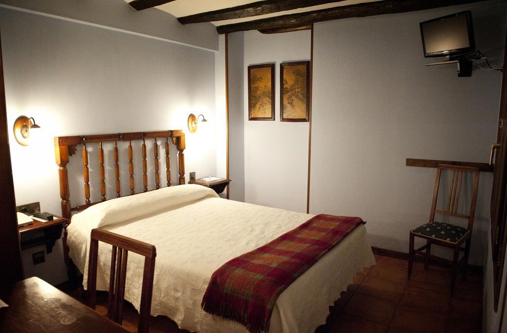 Hostal Santa Agueda Tarazona Bilik gambar