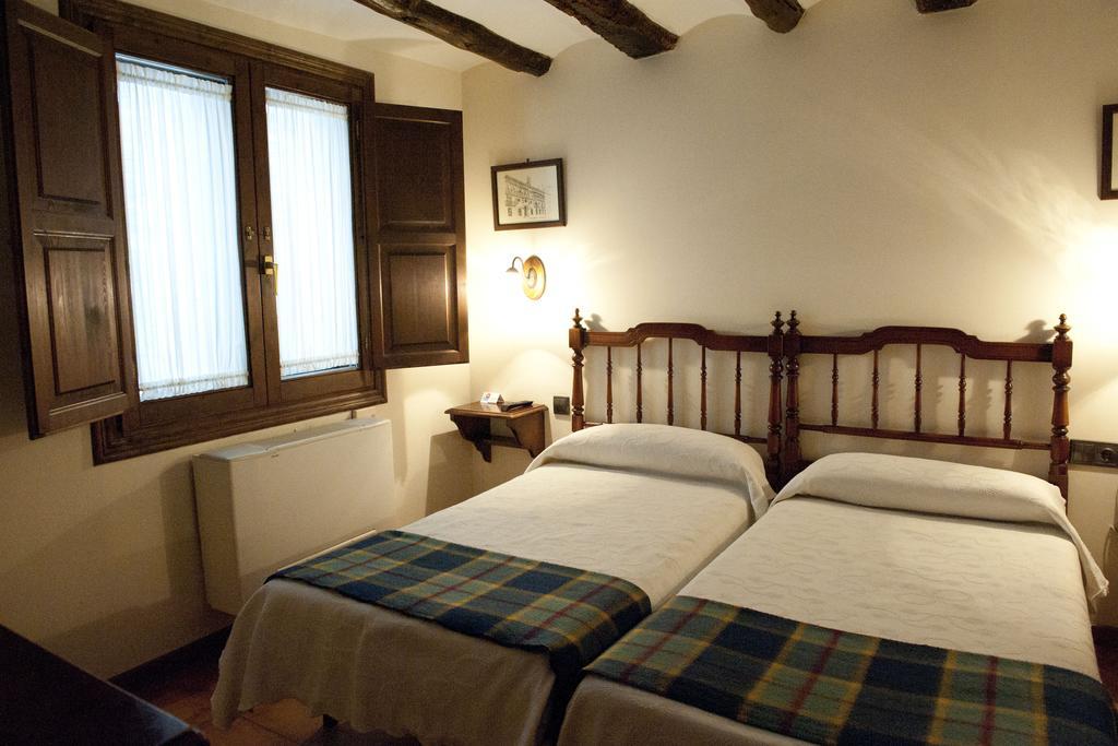 Hostal Santa Agueda Tarazona Bilik gambar