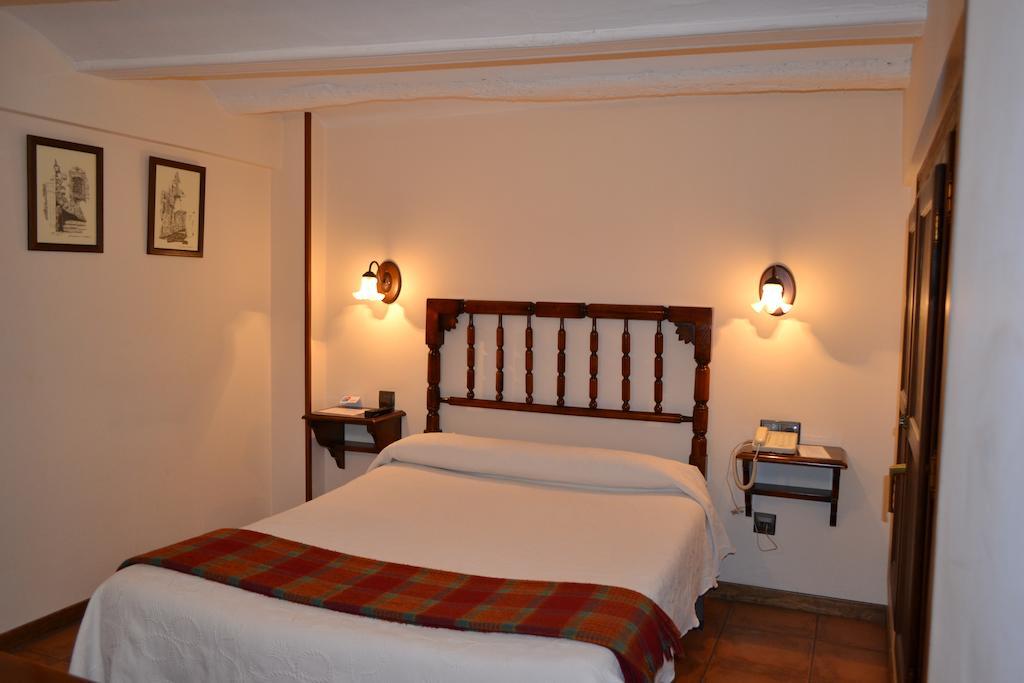 Hostal Santa Agueda Tarazona Bilik gambar