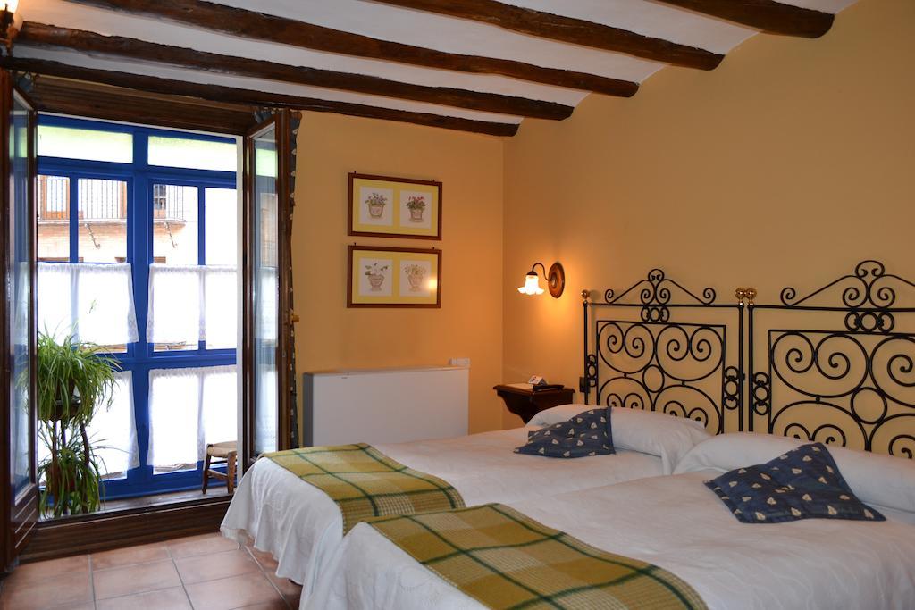 Hostal Santa Agueda Tarazona Bilik gambar